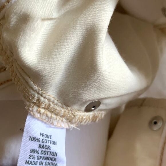 RSQ Womens Vintage High Rise Distressed White Denim Shorts Size 1/25 - Picture 3 of 10